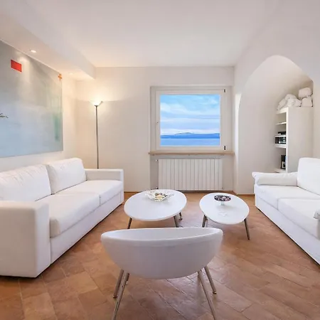 Charming 2br Terrace & Great View *